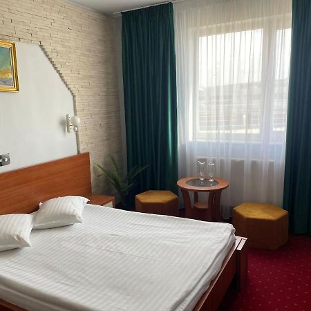 Hotel Sungarden Salin Турда Экстерьер фото